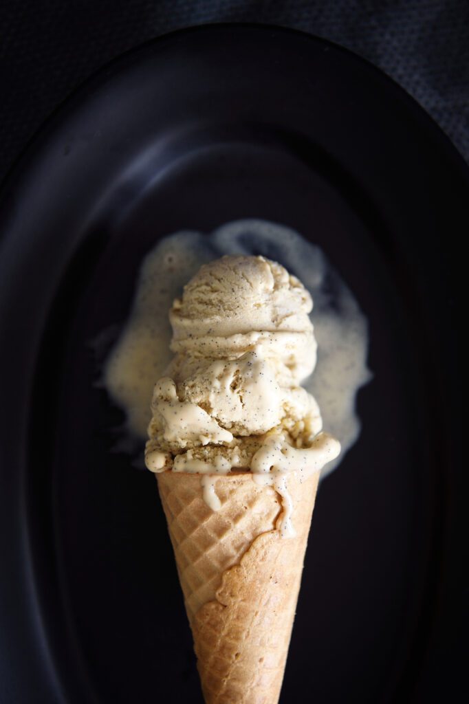 Ice cream cone using vanilla extracts