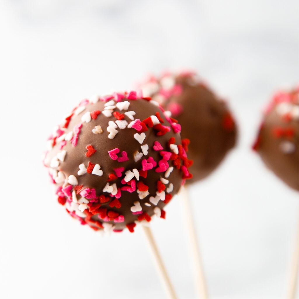 Chocolate concentrate in cake pops