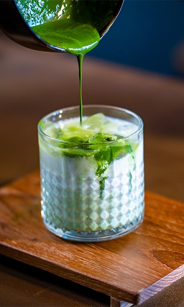 Tea extracts for baking poured in a drink over ice